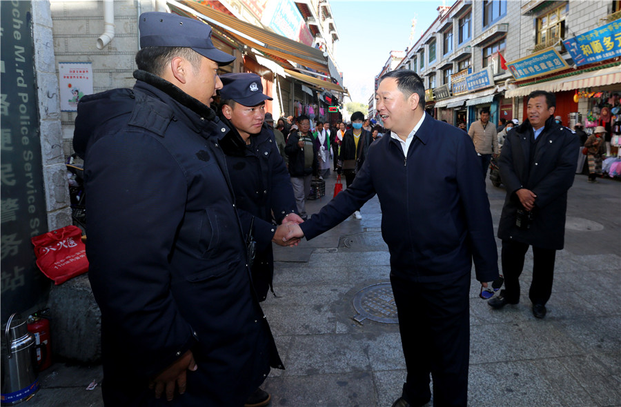 刘江持续在拉萨市街面巡查督导党的十九大维稳安保工作