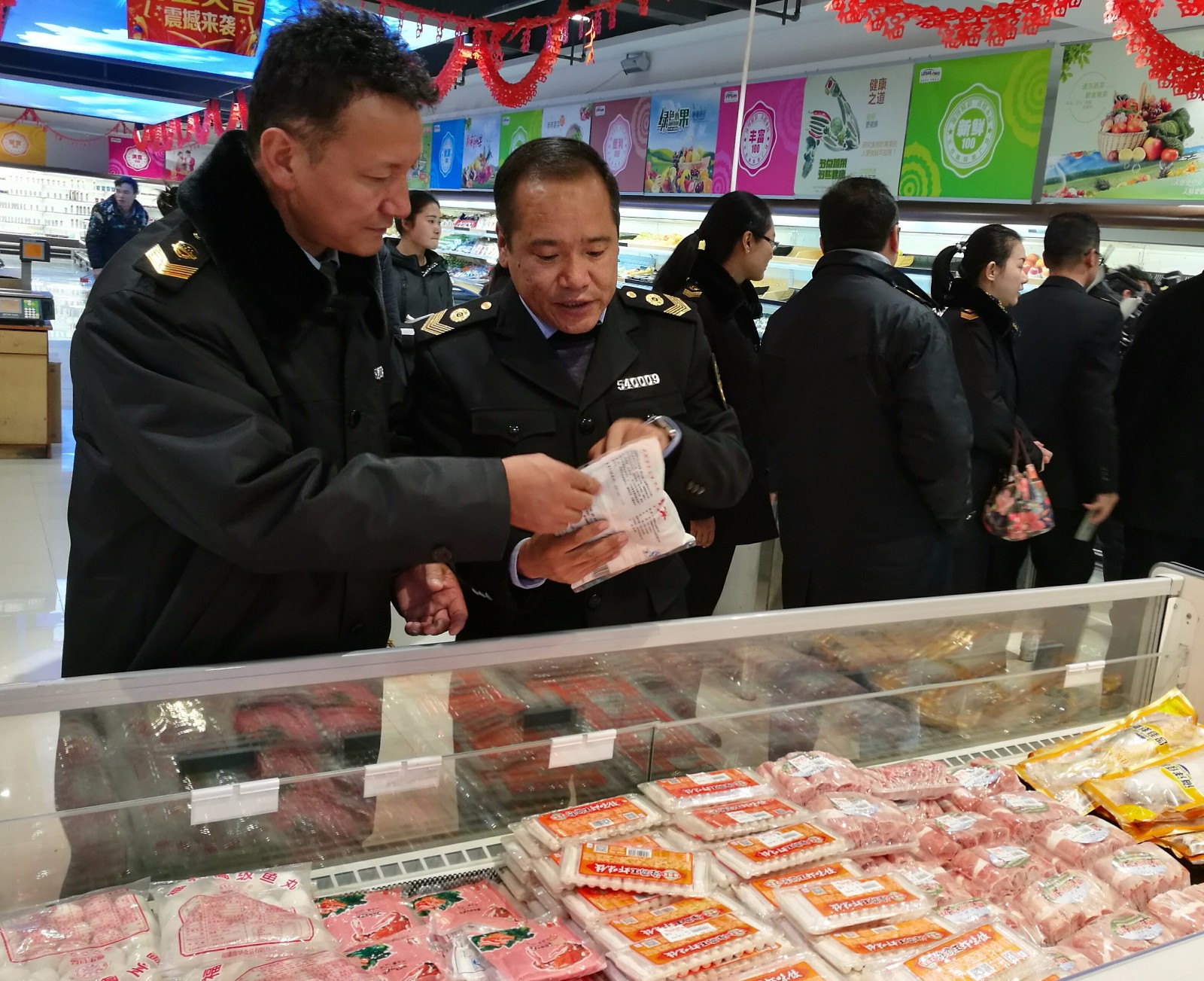 西藏食药监管部门开展节日期间食品安全大检查