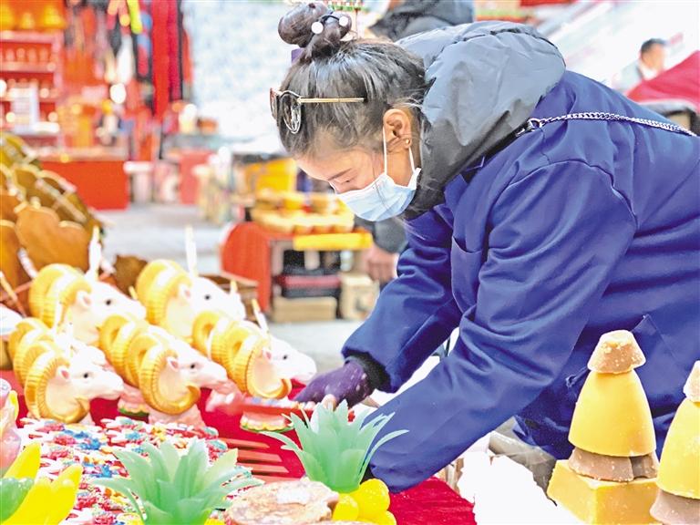 春到古城人欢乐物阜民丰迎新年