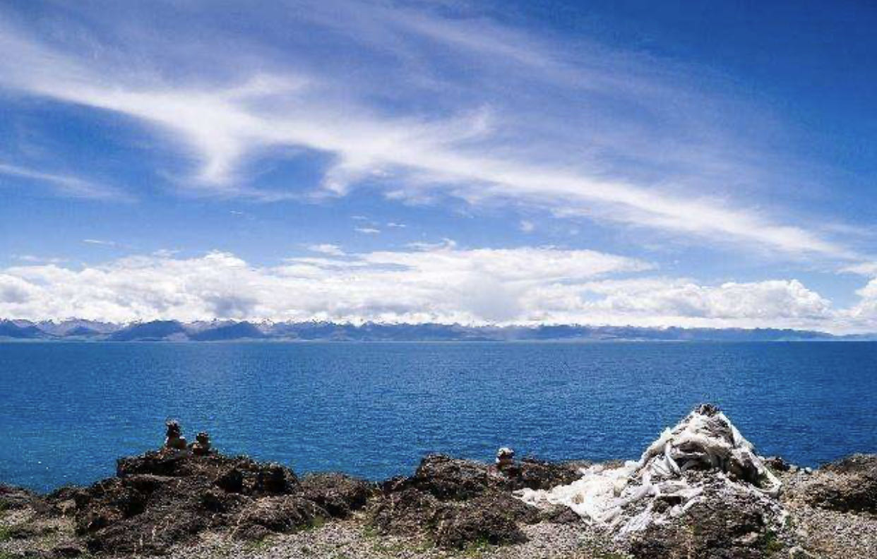 西藏旅行必去的蓝色泪滴纳木错湖！